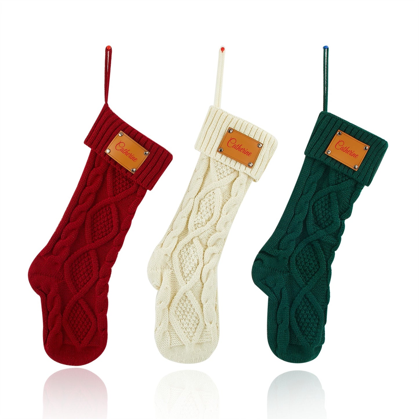 Personigitaj Kristnaskaj Ŝtrumpetoj kun Nomoj, Grandaj 7” Trikitaj Kristnaskaj Ŝtrumpetoj kun Leda Nomplato por Familio, Aro de 3, Propraj Kristnaskaj Dekoracioj por Kameno, Antaŭpordo kaj Arba Lasera Ledo-Etikedo Trikitaj Kristnaskaj Ŝtrumpetoj