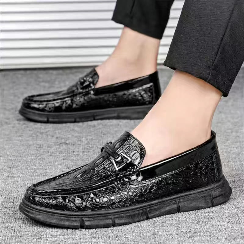 Britaj tondraj tavoloj ledaj viroj mola plandumo nigraj portas hazardajn laborŝuojn komfortajn spireblajn letajn ŝuojn